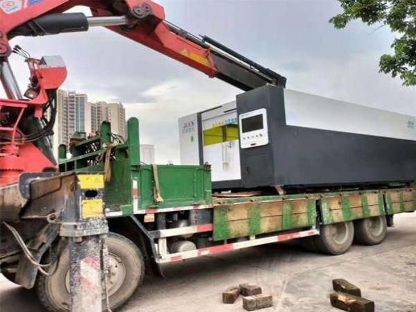 东港市吊车出租电话_如何延长吊车出租寿命