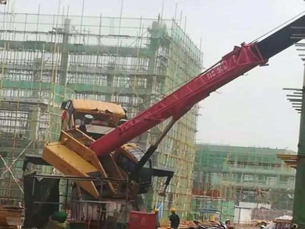 东港市吊车出租_吊车出租作业现场需要杜绝的几种违章